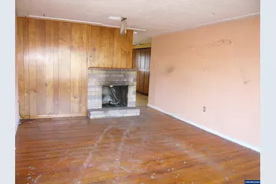 1371 B St, Independence, OR 97351 - Photo 4