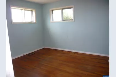 1371 B St, Independence, OR 97351 - Photo 12