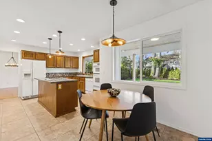 10173 SW Concho Ct, Tualatin, OR 97062 - Photo 12