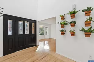 10173 SW Concho Ct, Tualatin, OR 97062 - Photo 6