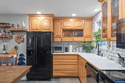 4637 Sunflower Wy NE, Salem, OR 97305 - Photo 12