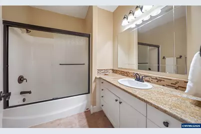 37310 Fawn Dr, Lebanon, OR 97355 - Photo 20