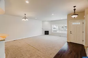 384 Market St NE, Salem, OR 97301 - Photo 10