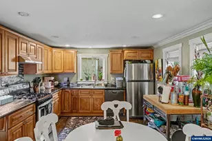 213 Mill St, Silverton, OR 97381 - Photo 10