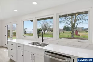 93419 River Rd, Junction City, OR 97448 - Photo 10