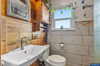 633 SE Ash St, Dallas, OR 97338 - Photo 26