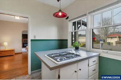 633 SE Ash St, Dallas, OR 97338 - Photo 14