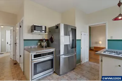 633 SE Ash St, Dallas, OR 97338 - Photo 12