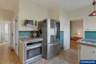 633 SE Ash St, Dallas, OR 97338 - Photo 12