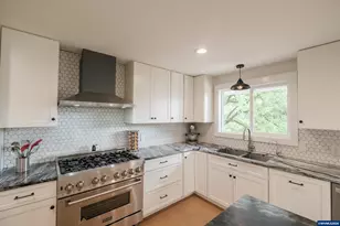 7500 Spring Valley Rd NW, Salem, OR 97304 - Photo 10