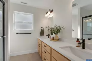 5611 Jeremy Valley Dr SE, Salem, OR 97306 - Photo 32