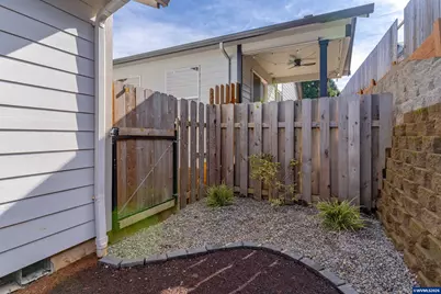 5611 Jeremy Valley Dr SE, Salem, OR 97306 - Photo 38