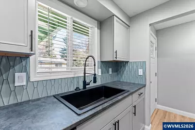 395 Stark St N, Salem, OR 97303 - Photo 10