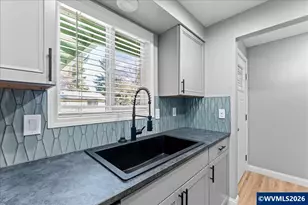 395 Stark St N, Salem, OR 97303 - Photo 10