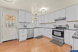 402 Clover St, Aumsville, OR 97325 - Photo 8