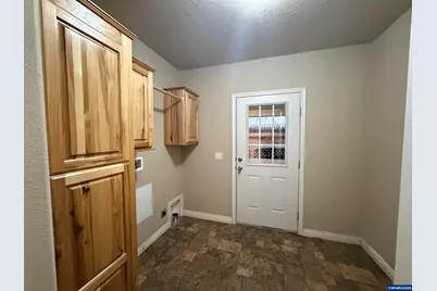 300 Lacreole Dr #220, Dallas, OR 97338 - Photo 12