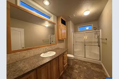 300 Lacreole Dr #220, Dallas, OR 97338 - Photo 16