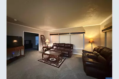 300 Lacreole Dr #220, Dallas, OR 97338 - Photo 10