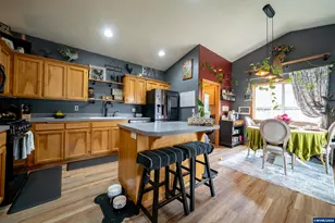 1137 SE 2nd Ave, Mill City, OR 97360 - Photo 6