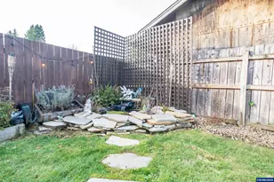 1137 SE 2nd Ave, Mill City, OR 97360 - Photo 30