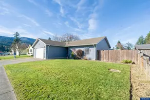 1137 SE 2nd Ave, Mill City, OR 97360 - Photo 4