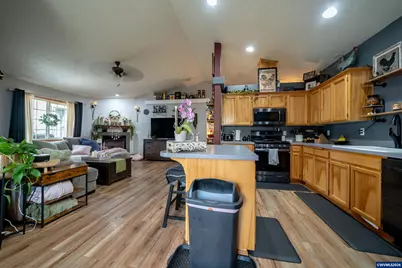 1137 SE 2nd Av, Mill City, OR 97360 - Photo 10