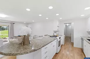 5750 Macleay Rd SE, Salem, OR 97317 - Photo 24