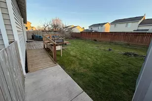 686 Columbia Dr, Molalla, OR 97038 - Photo 2