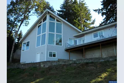 301 Edgewood Dr, Silverton, OR 97381 - Photo 1