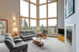 301 Edgewood Dr, Silverton, OR 97381 - Photo 10