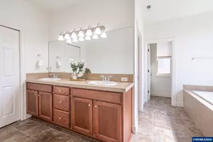 728 SE Bayshore Cir, Corvallis, OR 97333 - Photo 6