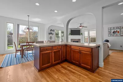 728 SE Bayshore Cir, Corvallis, OR 97333 - Photo 8