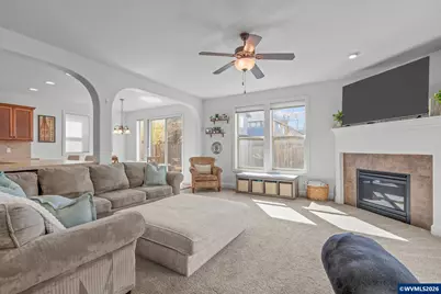 728 SE Bayshore Cir, Corvallis, OR 97333 - Photo 4