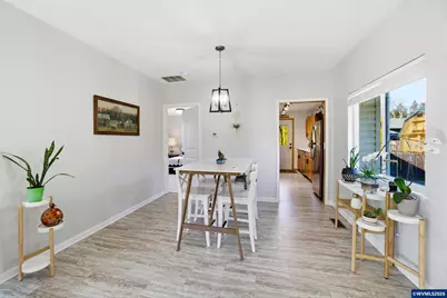 915 SE Zee Ct, McMinnville, OR 97128 - Photo 12