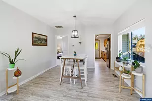 915 SE Zee Ct, McMinnville, OR 97128 - Photo 12