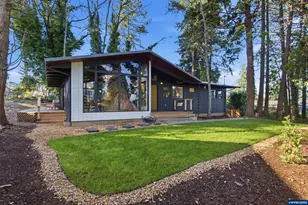 927 Kingwood Dr NW, Salem, OR 97304 - Photo 2