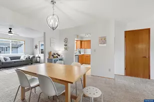 1841 Umpqua Rd, Woodburn, OR 97071 - Photo 12