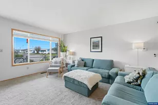 1841 Umpqua Rd, Woodburn, OR 97071 - Photo 10