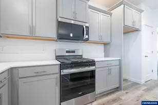 673 Parker Lp, Silverton, OR 97381 - Photo 18