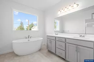 673 Parker Lp, Silverton, OR 97381 - Photo 34