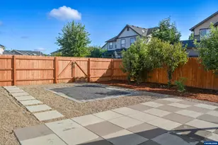 574 Prairie St, Woodburn, OR 97071 - Photo 4