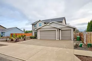 574 Prairie St, Woodburn, OR 97071 - Photo 16
