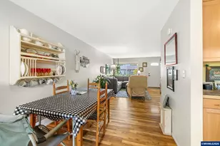 1315 Rainier Rd, Woodburn, OR 97071 - Photo 6