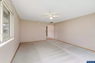 18501 SE Lincoln St, Portland, OR 97233 - Photo 12