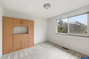 18501 SE Lincoln St, Portland, OR 97233 - Photo 16