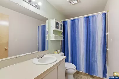 18501 SE Lincoln St, Portland, OR 97233 - Photo 20