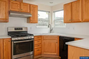 1830 Plateau St NE, Salem, OR 97305 - Photo 12