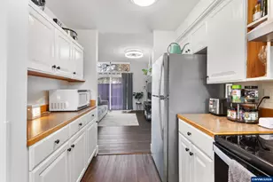 3828 Auburn Rd NE, Salem, OR 97301 - Photo 6