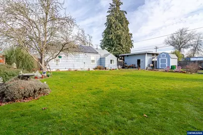 861 W 10th St, Junction City, OR 97448 - Photo 26