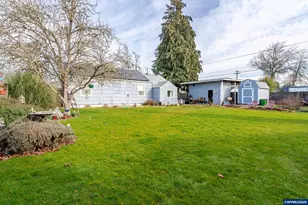 861 W 10th St, Junction City, OR 97448 - Photo 26